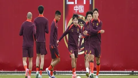 火拼福建VS上海！巅峰对决，激情四溢的攻防盛宴！